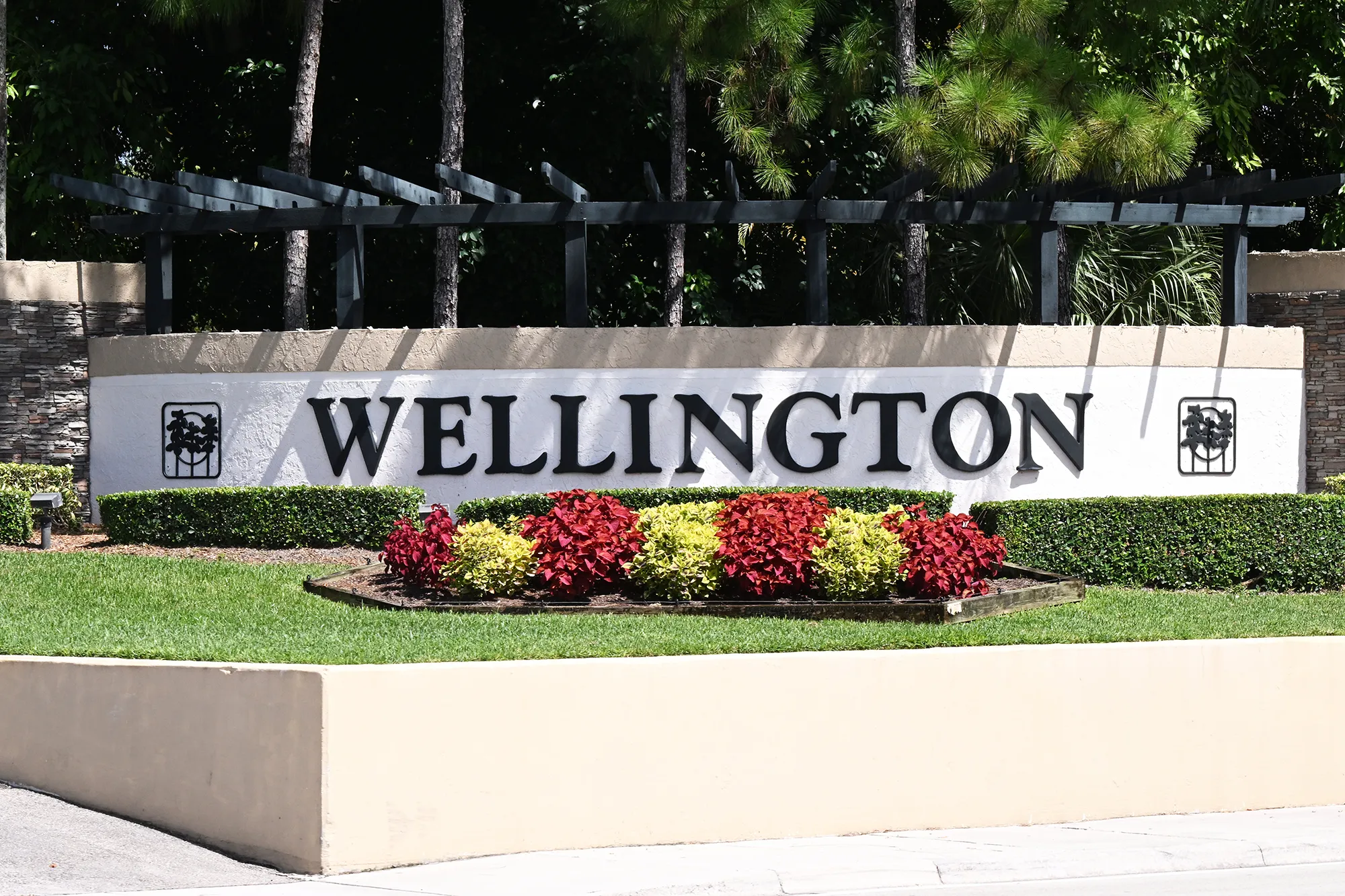 Wellington community entrance sign